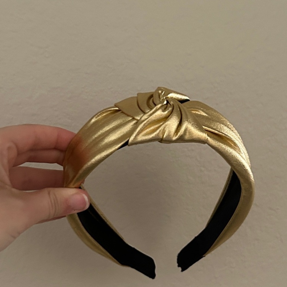 Elegant Gold Knot Headband